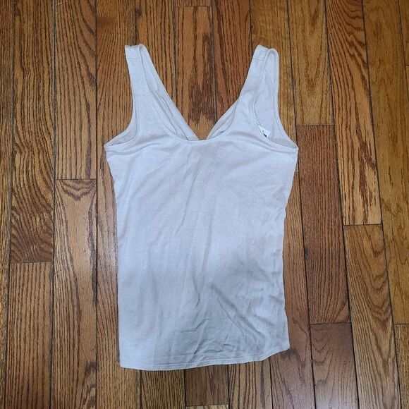 NWT Express Women's Oatmeal Twist Back London Tank - Picture 3 of 5